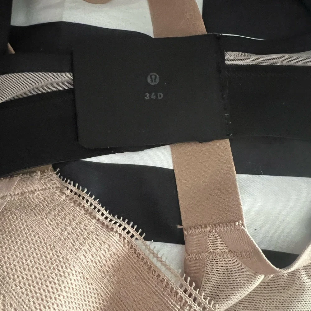 Lululemon Awake to Lace Bra Bundle – 34D – Cream & Black – Like New